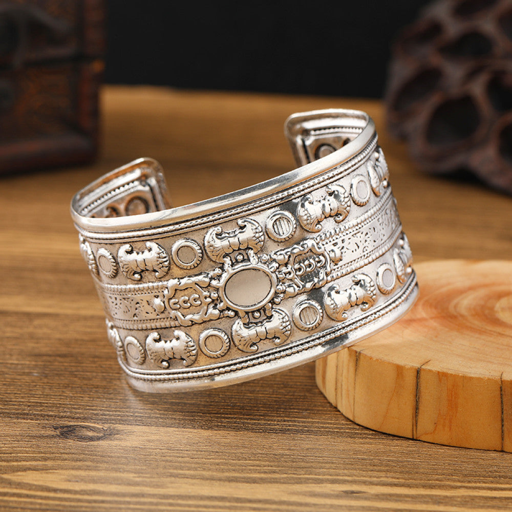 Wide Silver Bangle 09