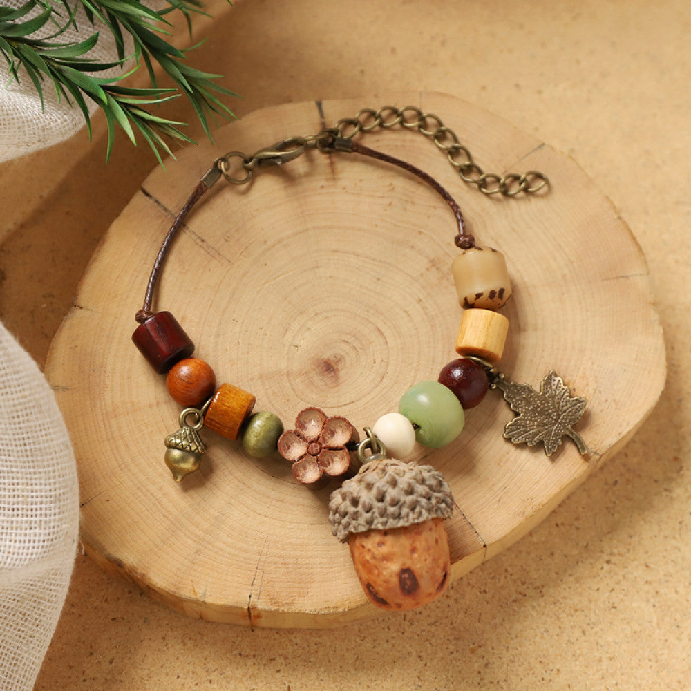 Bright yellow fruit charm, lively and sweet.