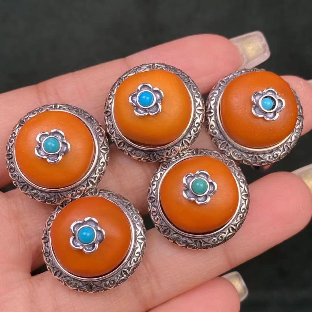 Vintage silver rings with round old amber stones and turquoise flower accents | DIY Jade