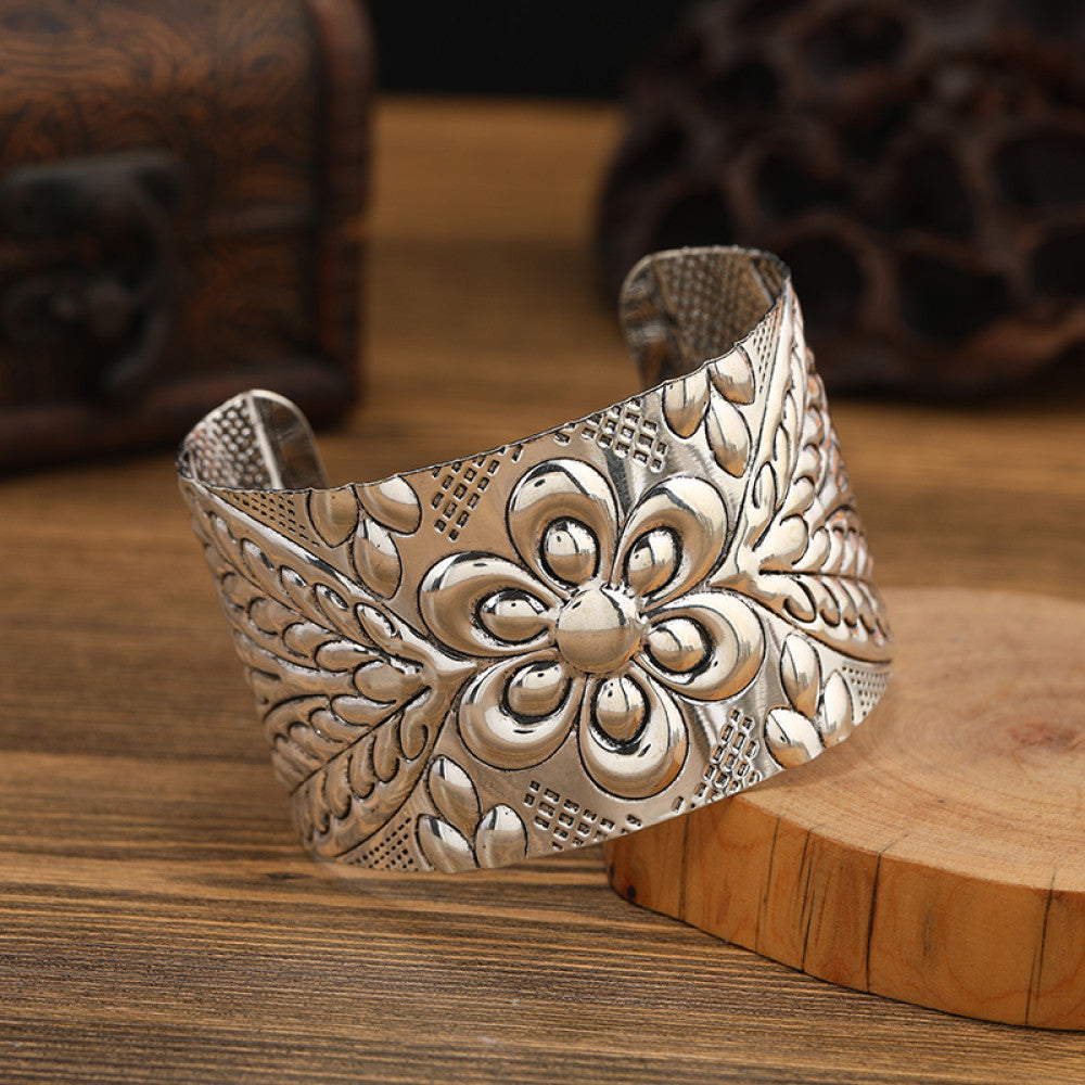 Wide Silver Bangle 06