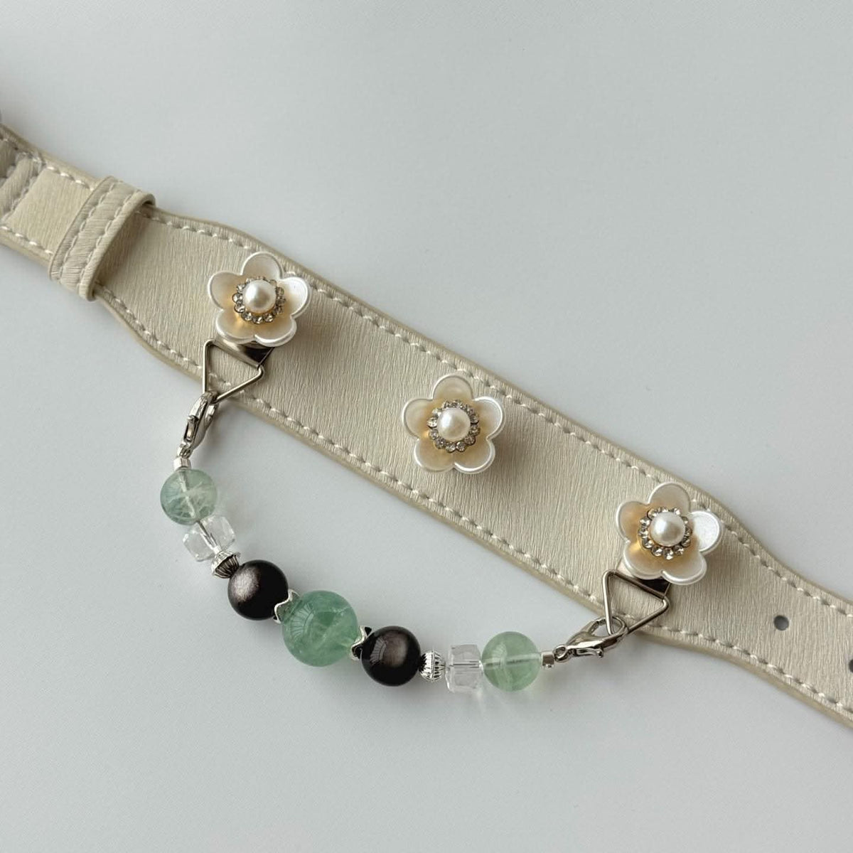 Beige pet collar matched with delicate green stone bead dangling accessory chain | DIY Jade