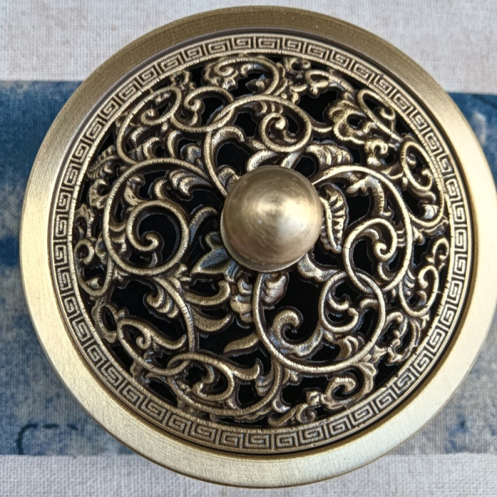 Bronze incense burner lid with swirling floral openwork design, vintage art | DIY Jade