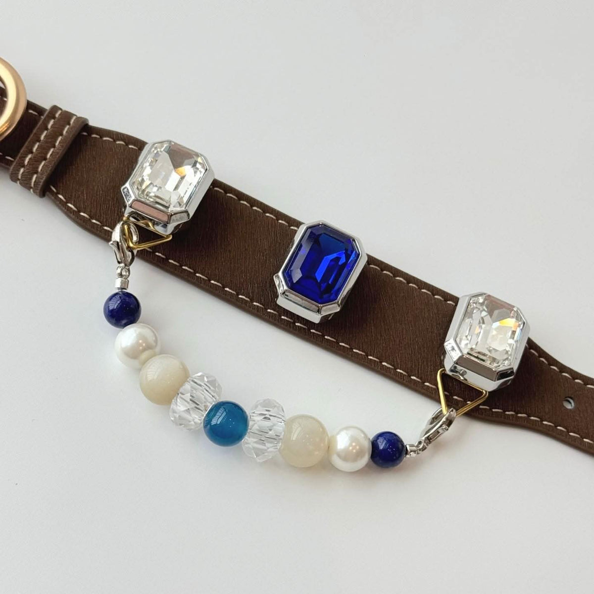 Brown leather pet collar with square sapphire‑blue rhinestone and blue‑white bead dangling chain | DIY Jade