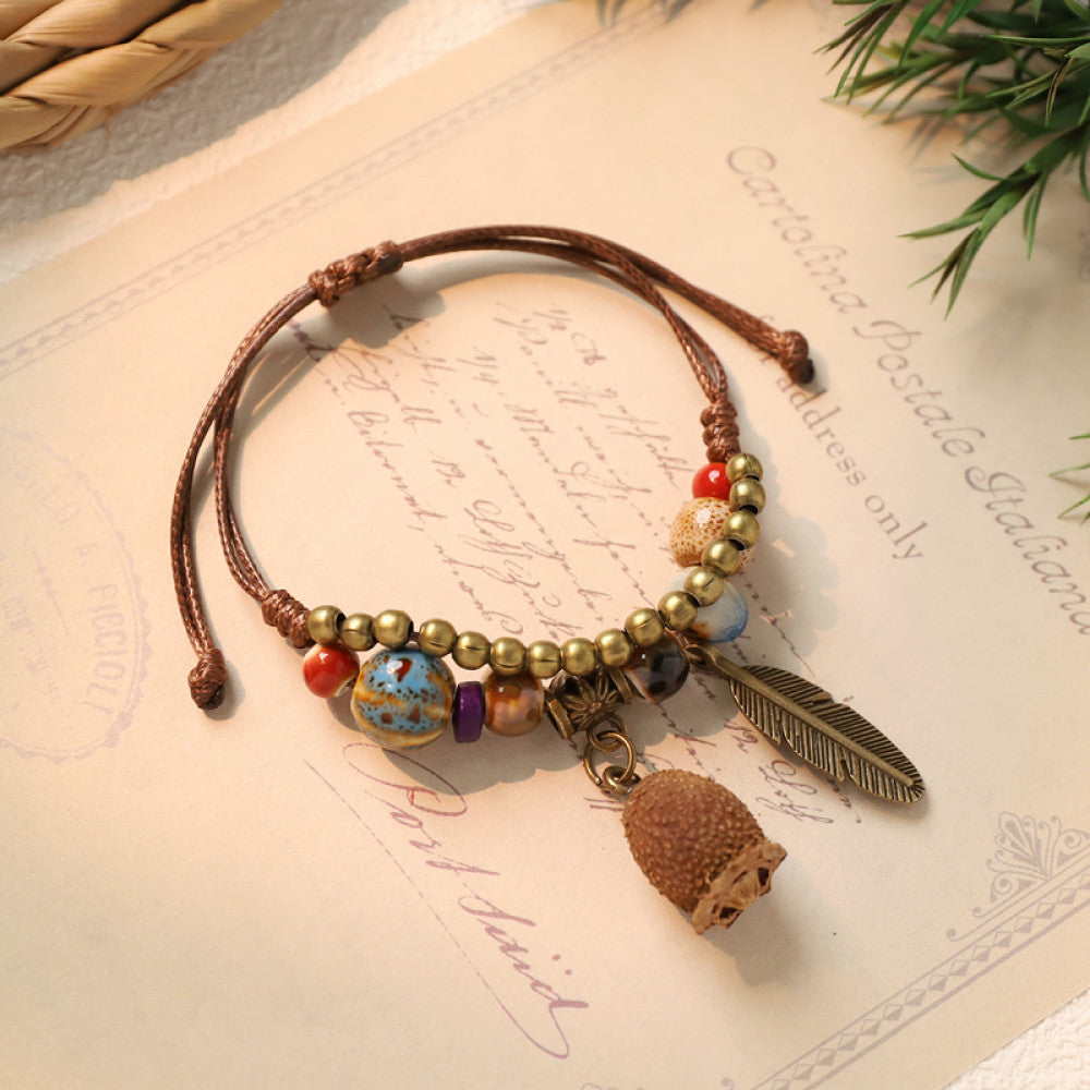 Adjustable bracelet with chestnut charm and feather detail | DIY Jade