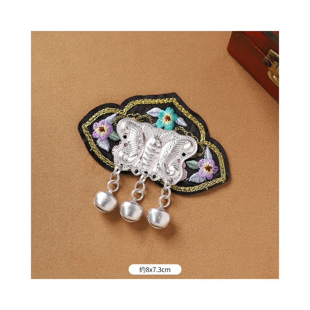 Cloud shape bell tassel embroidered brooch