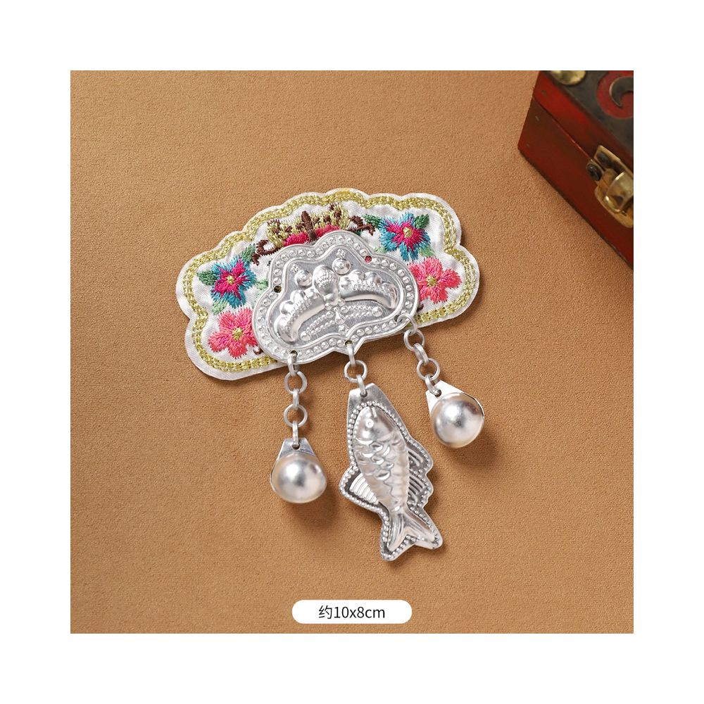Cloud shape double tassel embroidered brooch
