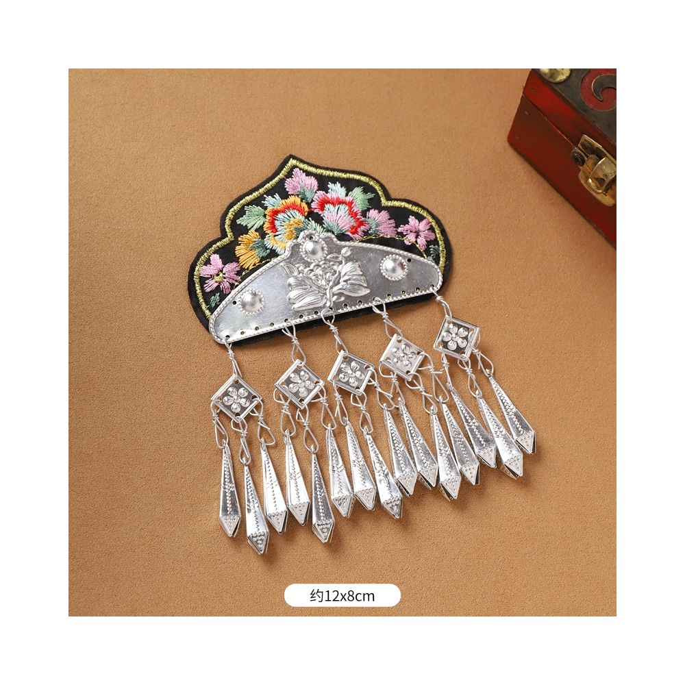Cloud shape multi-tassel embroidered brooch