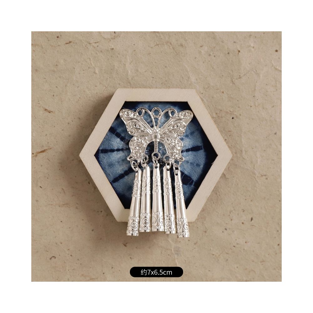 Diamond blue embroidery silver tassel brooch