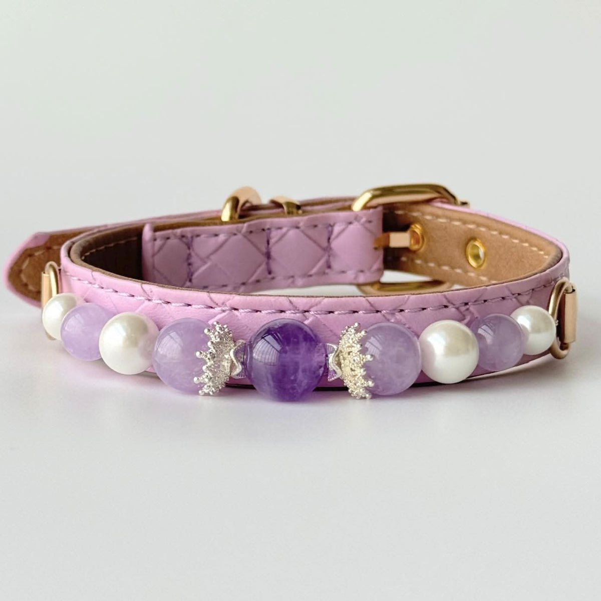 Front view light pink quilted pet collar decorated with amethyst and pearl beads | DIY Jade