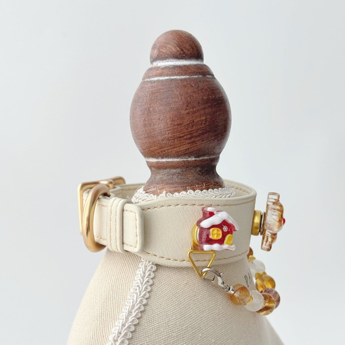 Pet collar, Christmas Theme Cream Leather Pet Collar with Reindeer & House Decorations, Side View |DIY Jade
