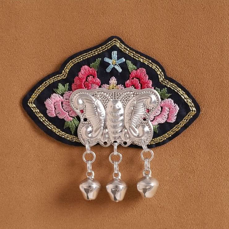 Star‑shape top embroidery patch, blossom print with small silver tassel dangling ornaments