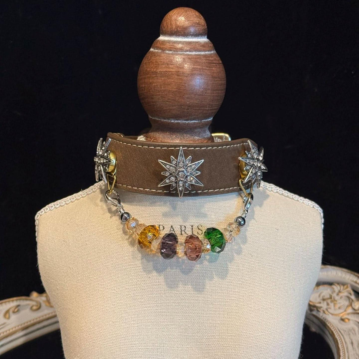 Vintage star‑decorated pet collar with mixed colorful gem bead chain against dark backdrop | DIY Jade